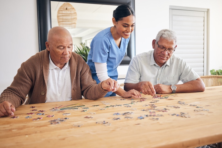 seniors-doing-puzzles-for-memory